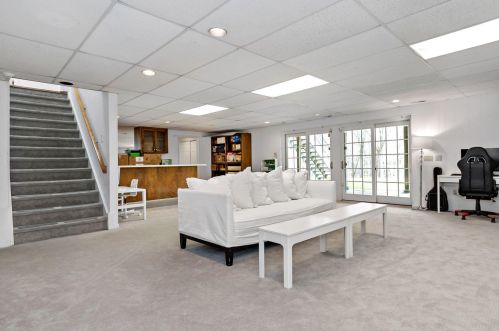 1209 Oenoke Rdg, New Canaan CT  06840-2613 exterior