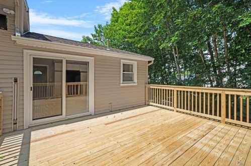 6 Kennedy Dr, Coventry RI 02816-5214 exterior