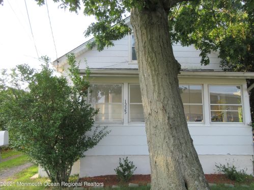 1225 18th Ave, Belmar, NJ 07719-3461