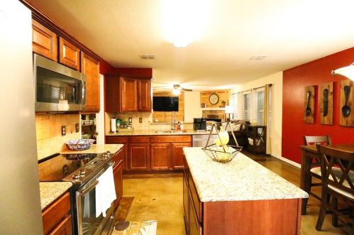 1012 Triple Crown Dr, Fort Worth TX  76179-2324 exterior