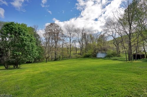 205 Sarepta Rd, Belvidere NJ  07823-2624 exterior