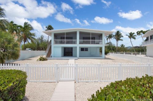 4 Jean La Fitte Ln, Key Largo, FL 33037-2363