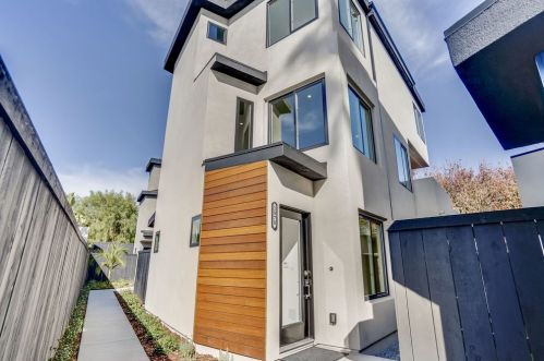 1978 Diamond St, San Diego, CA 92109-3439