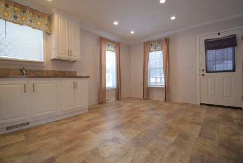 15 Nicholas Cir, Danville NH  03819-3198 exterior