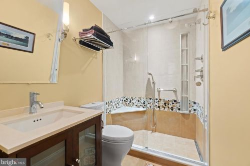 1211 28 St, Washington DC 20007-3355 exterior