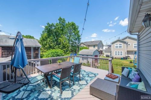129 Philip Ave, Elmwood Park NJ  07407-2136 exterior