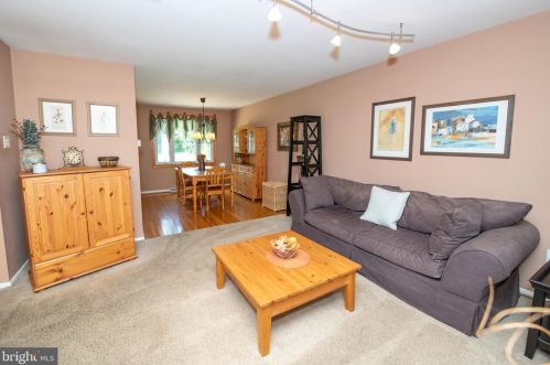 188 Windsor Ave, Southampton PA  18966-3334 exterior