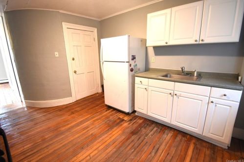 79 Main St, Port Jervis NY  12771-2111 exterior