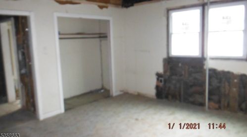 733 Summer Ave, Newark NJ  07104-5046 exterior