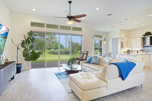 2974 Bent Pine Dr, Fort Pierce, FL 34951-2924