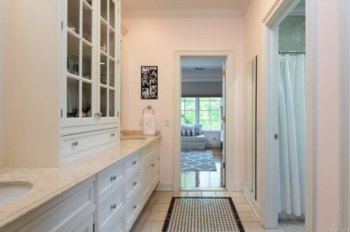 54 Buckout Rd, White Plains NY  10604-1503 exterior