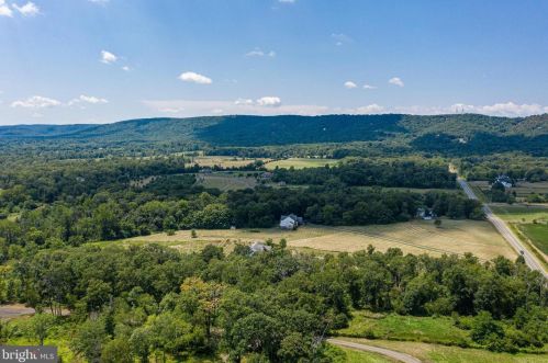 2506 Logmill Rd, Haymarket VA  20169-1417 exterior