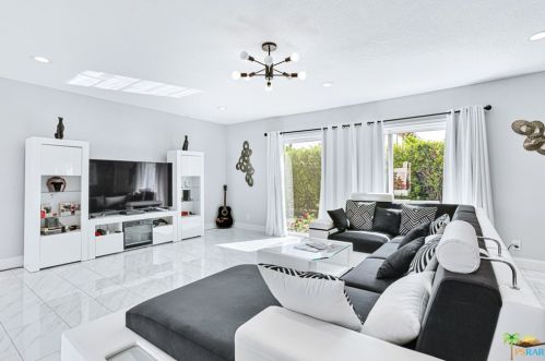 1840 Sandcliff Rd, Palm Springs CA  92264-4844 exterior