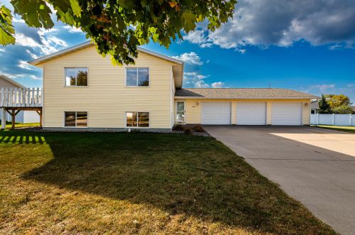 904 Winchester Ln, Holmen WI  54636-8713 exterior