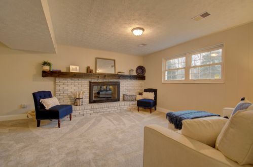 2642 Valley Trails Dr, Covington KY  41017-1049 exterior