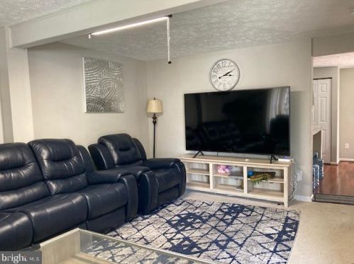 14763 Winding Loop, Woodbridge VA  22191-3448 exterior