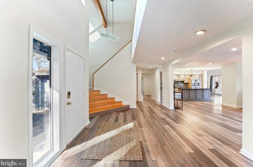 102 Kelly Dr, Chadds Ford, PA 19317-9100