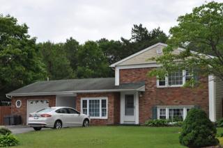 14 Lester Ave, Canaan Lake, NY 11772-1417