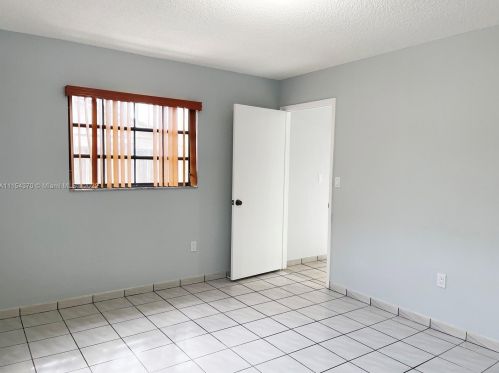 2666 72nd St, Hialeah FL  33016-5419 exterior