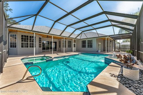 816 Brookstone Dr, Merritt Island FL  32952-4141 exterior