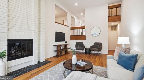 11766 Indian Ridge Rd, Herndon, VA 20191-3525