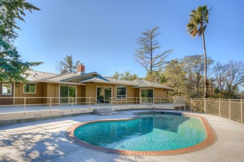 15 Woodcrest Dr, Oroville CA  95966-5518 exterior