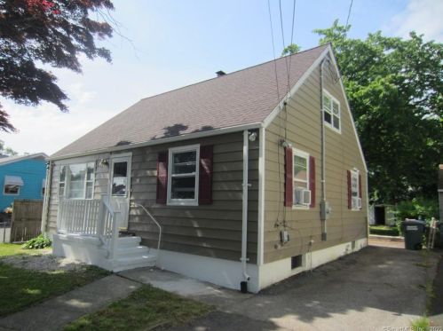 14 Rita Ave, Bridgeport, CT 06606-3011