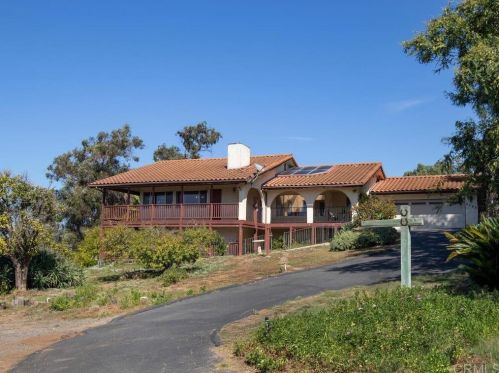 2595 Majella Rd, Vista, CA 92084-1628