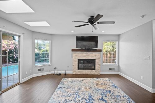 1840 Paddock Ln, Turlock CA  95382-2958 exterior