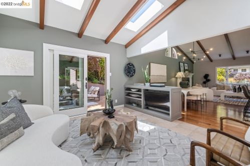 61 Calvert Ct, Oakland CA 94611-3436 exterior