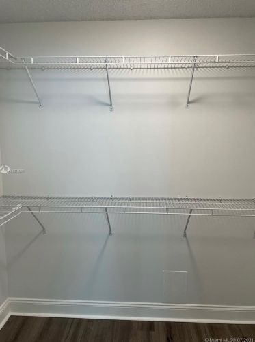 524 208 Dr, Hollywood FL 33029-2198 exterior