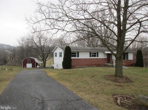 1272 Red Run Rd, Schoeneck, PA 17578-9460