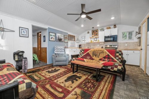 828 Rainbow Blvd, Big Bear City, CA 92314-9654