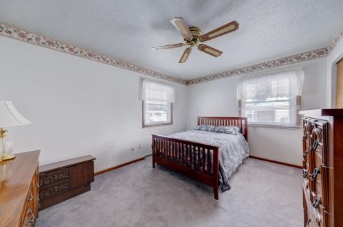 1035 Amboise Dr, Marion OH 43302-6614 exterior