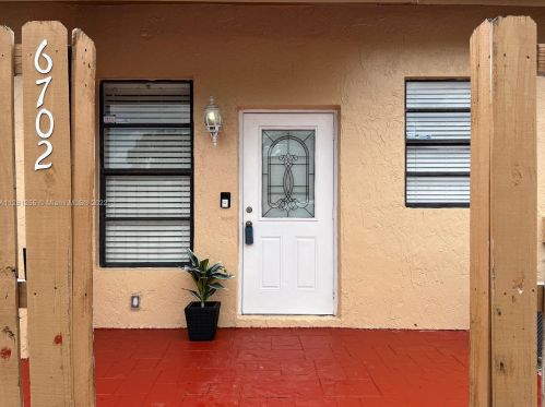 6702 190th St, Hialeah, FL 33015-2460