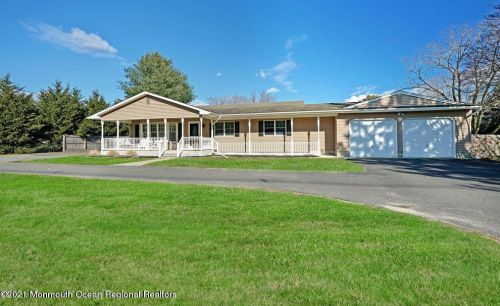 671 Herbertsville Rd, Bricktown, NJ 08724-1151
