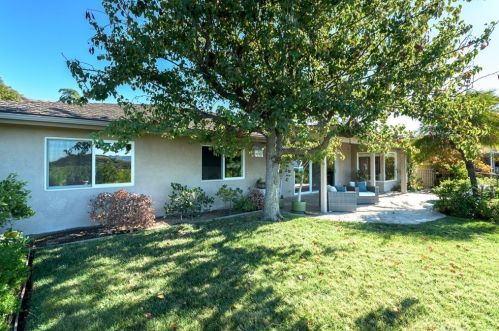 2755 Valle Vista Dr, Glendale CA  91206-4720 exterior