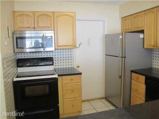 1400 Ocean Dr, Hollywood FL  33019-2381 exterior