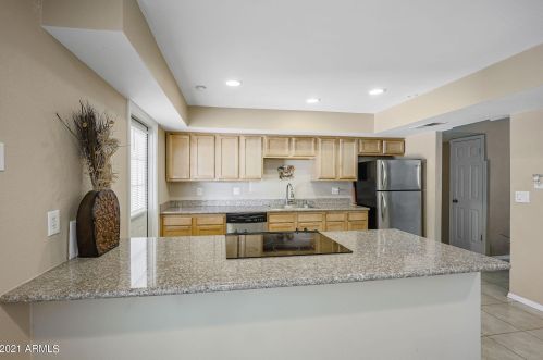 3222 Crocus Dr, Phoenix, AZ 85053-5661