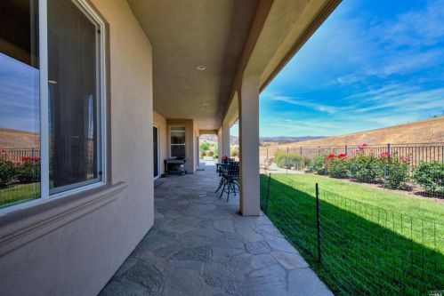 3959 Skyhawk Ln, Vacaville CA  95688-9516 exterior