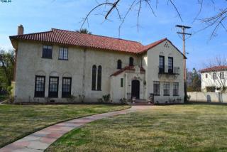 1600 Irwin St, Hanford, CA 93230-2937