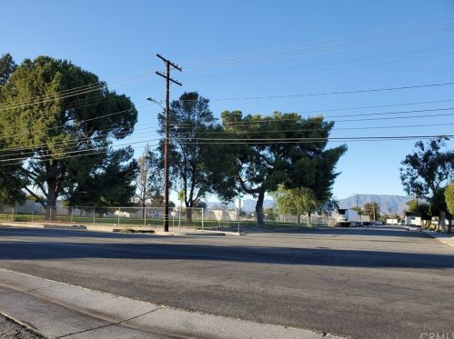 972 Jefferson Ave, San Bernardino, CA 92410-2731
