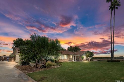 10408 Fairfax Rd, Bakersfield, CA 93307-9788