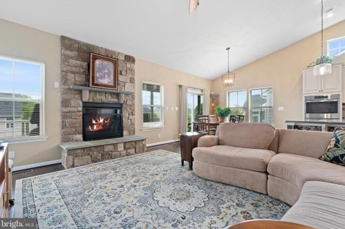 32 Black Forest Ln, Lovettsville VA  20180-8506 exterior