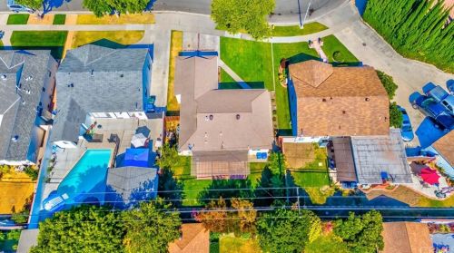 4255 Petaluma Ave, Lakewood CA  90713-3322 exterior