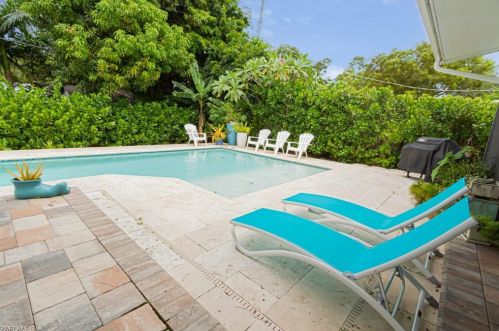 1287 10th Ave, Naples FL  34120-3634 exterior