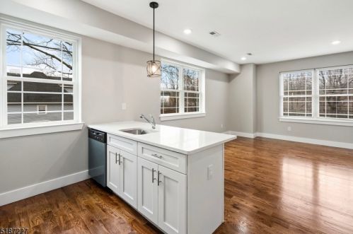 11 Marie Pl, Maplewood NJ  07040-3401 exterior