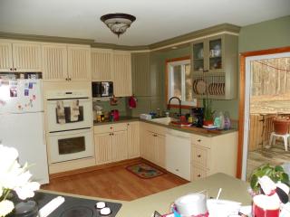71 Green Rd, Rock Tavern, NY 12575-5301