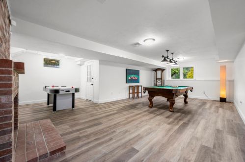 5 Elizabeth Cir, Mashpee MA 02649-2295 exterior