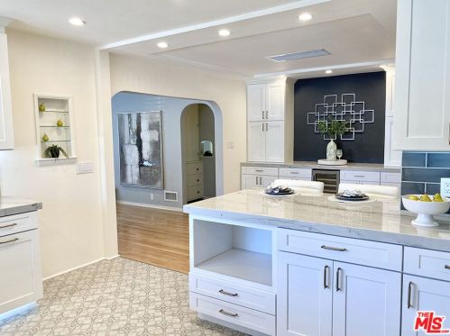 2695 Eucalyptus Ave, Long Beach CA  90806-2513 exterior